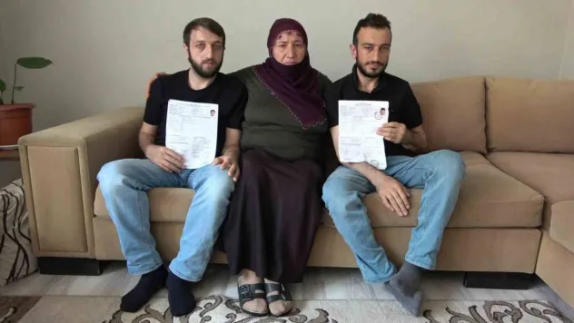 Sultanbeyli'de böbrek hastası iki kardeş yaklaşık 10 yıldır nakil bekliyor