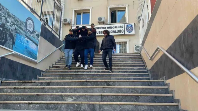 Sultangazi'de otomatik silahlarla 1 kişiyi öldüren şahıslar yakalandı