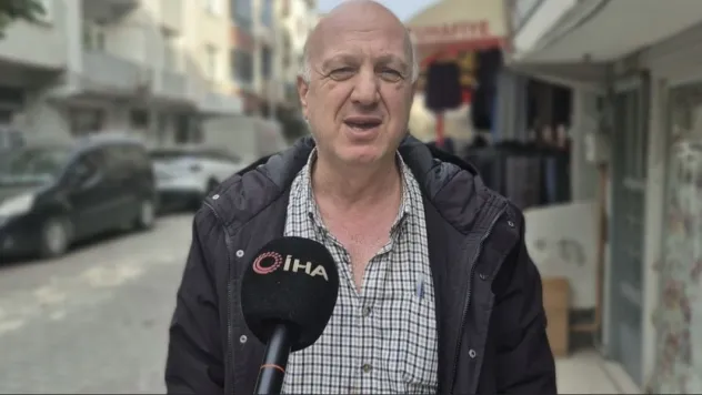 Sultangazi'de yıkım esnasında bitişikteki binanın duvarı yıkıldı