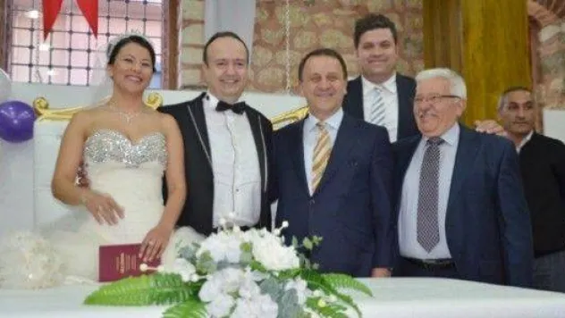 Tarihi Salonda İlk Nikâhı Işıklar Kıydı