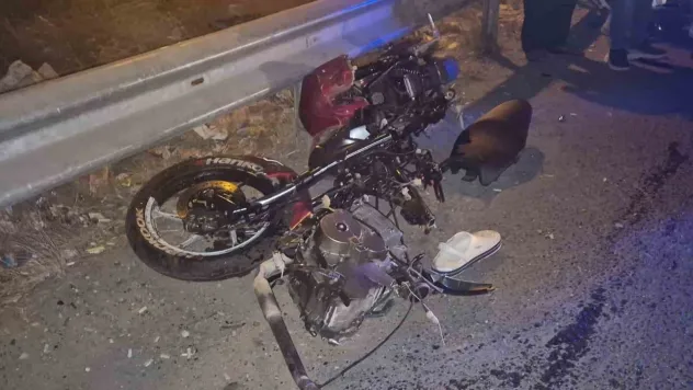 Tekirdağ'da 17 yaşındaki motosikletliyi hayattan koparan feci kaza kameraya yansıdı