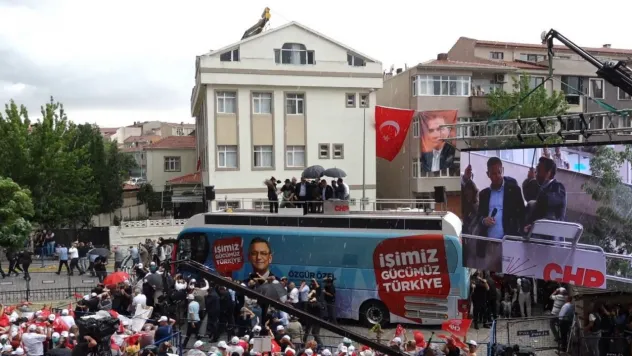 Tekirdağ'da dolu yağışı CHP mitingini vurdu