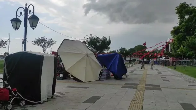 Tekirdağ'da yağış ve fırtına hayatı olumsuz etkiledi