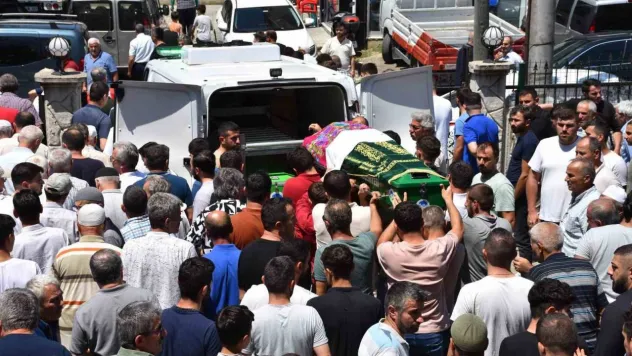 Traktör kazasında hayatını kaybeden kadın defnedildi