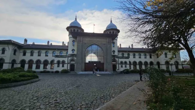 Trakya Üniversitesi'nin tarihi tren garına ücretli giriş kararı yargıdan döndü