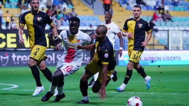 Trendyol Süper Lig: İstanbulspor: 0 - Kayserispor: 0 (İlk yarı)