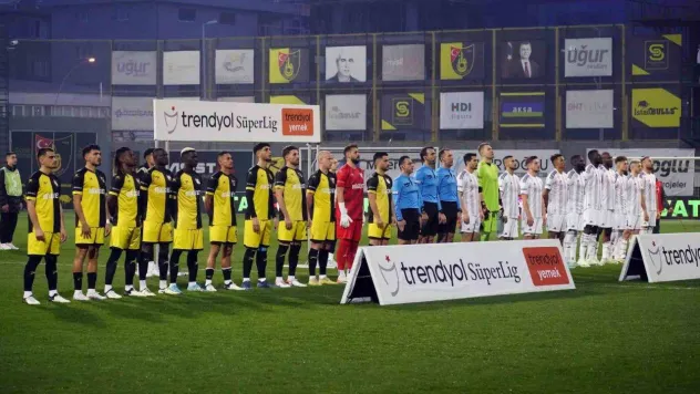 Trendyol Süper Lig: İstanbulspor: 0 - Beşiktaş: 0 (Maç devam ediyor)