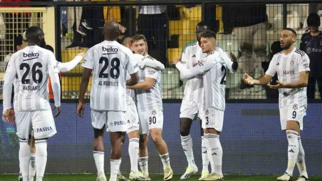 Trendyol Süper Lig: İstanbulspor: 0 - Beşiktaş: 1 (İlk yarı)