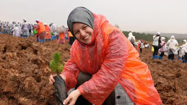 TÜRGEV'li gençler Milli Ağaçlandırma Günü'nde Yeşil Vatan için kenetlendi