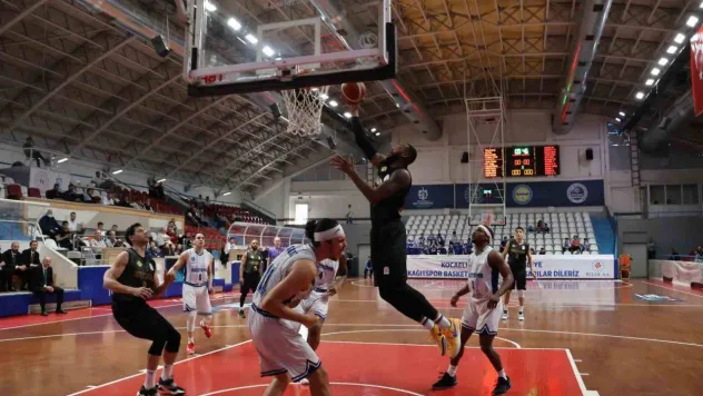 Türkiye Basketbol Ligi: Kocaeli Büyükşehir Belediye Kağıtspor: 82 - Esenler Erokspor: 85