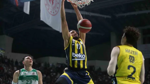 Türkiye Sigorta Basketbol Süper Ligi: Bursaspor: 112 - Fenerbahçe: 116