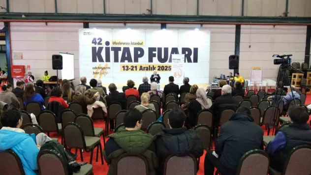 TÜYAP Kitap Fuarı'nda 'Yazar Buluşmaları' yoğun ilgi görüyor