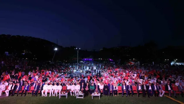 Uçurtma tepesine binler toplandı, birlik mesajı verildi