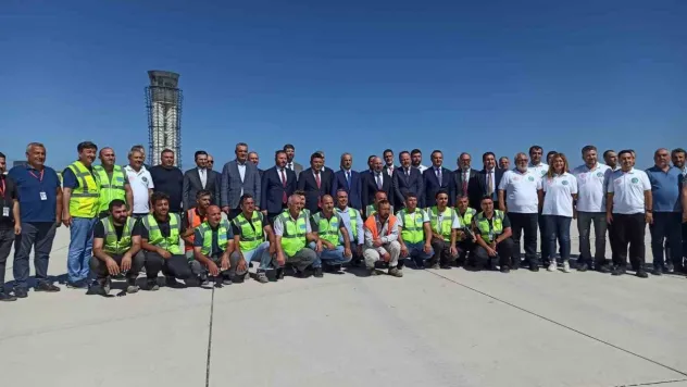Ulaştırma ve Altyapı Bakanı Uraloğlu: 'Sabiha Gökçen Havalimanımızın 2'inci pistini iniş ve kalkışa müsait duruma getirdik'