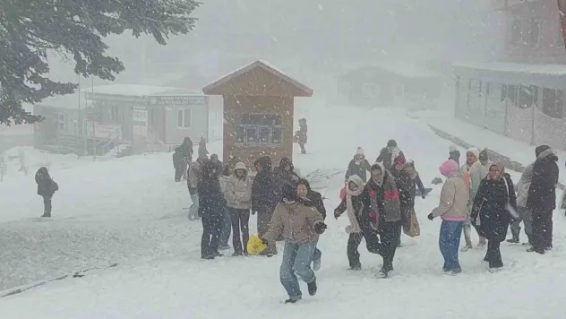 Uludağ'da kar kalınlığı 60 santimetreyi geçti