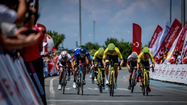 Uluslararası 100. Yıl Cumhuriyet Bisiklet Turu'nun 3. etabı sona erdi