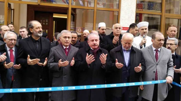 Üsküdar'da Gümüşsu Camii ibadete açıldı