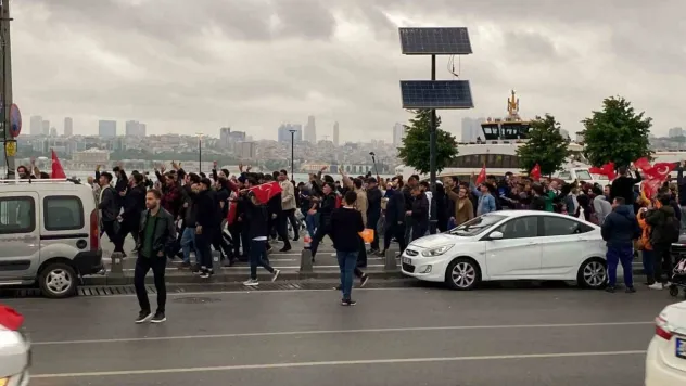 Üsküdar'da vatandaşlardan sevinç kutlamaları