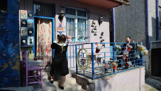 Üsküdar'daki '90'lar Evi' ziyaretçilerini zamanda yolculuğa çıkarıyor