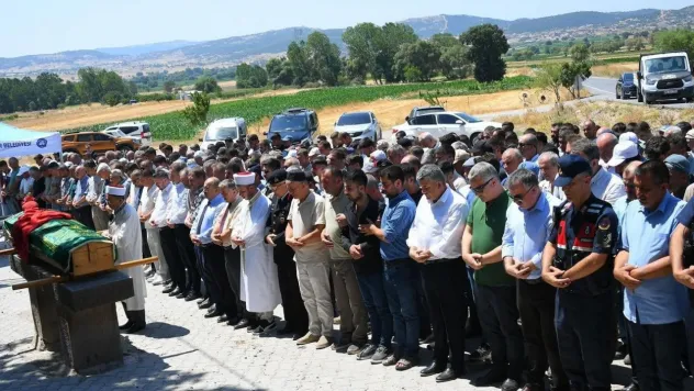Vali Ustaoğlu, gölette boğulan çocukların cenaze namazlarına katıldı