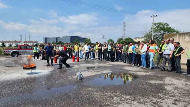 Yalova Belediyesi İtfaiye Müdürlüğü'nün eğitimleri sürüyor