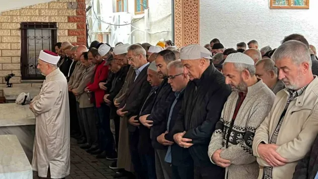 Yalova'da İsrail'in saldırılarında ölen Filistinliler için gıyabi cenaze namazı