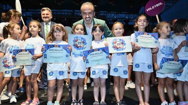Yaz spor okullarına coşkulu veda
