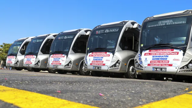 Yeni metrobüsler sefere başladı