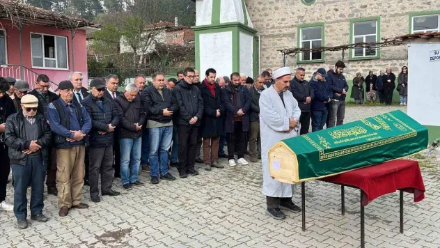Yönetmen Nuri Bilge Ceylan'ın annesinin cenazesi Çanakkale'de toprağa verildi