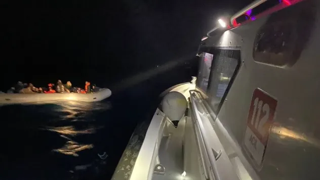 Yunan unsurları 11'i çocuk 35 kaçak göçmeni ölüme terk etti
