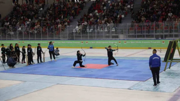 Zeytinburnu Belediyesi Kış Spor Okulları'nın kapanış programı gerçekleştirildi