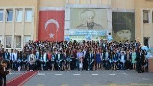Ertuğrul Gazi'de mezuniyet coşkusu