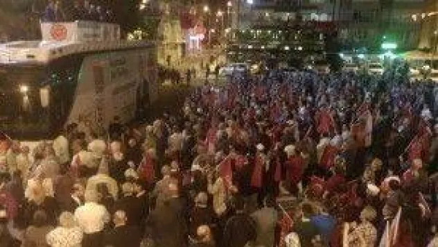 Karayalçın 'Yalvarıyorum CHP'ye oy verin'