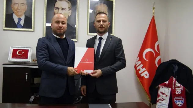 Deniz Edis yoğun katılımla adaylığını açıkladı