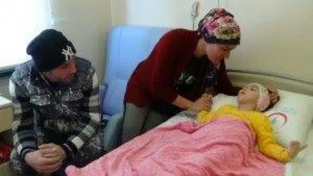 Bir annenin feryadı 'Kızım gözümün önünde eriyor !'