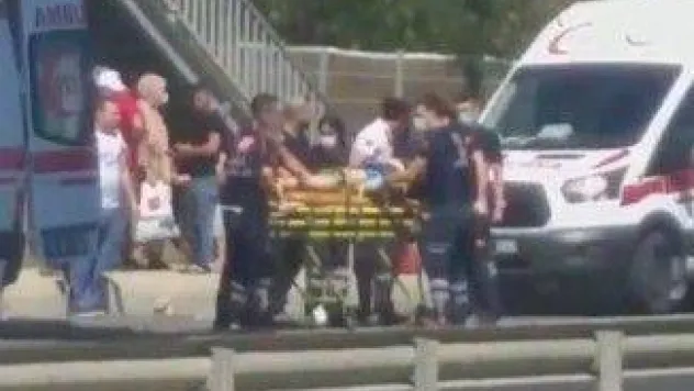 Karşıya geçmeye çalışan yaşlı kadına araç çarptı