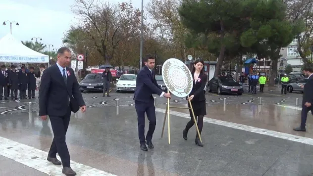 Silivri'de Öğretmenler günü törenle kutlandı.