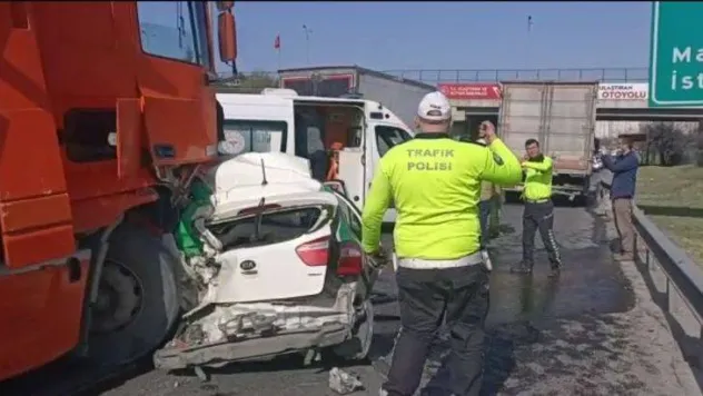 TEM'de zincirleme kaza, 2'si ağır 6 yaralı