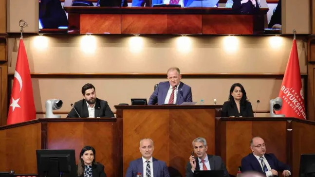 İBB Meclisi'nde çöpe atılan İSBİKE bisikletleri gerginliği