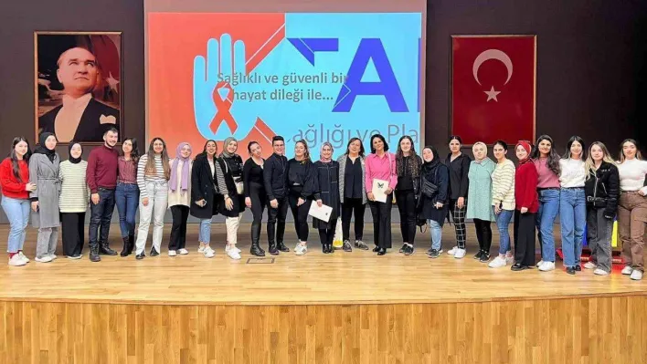 ''Türkiye'de günde 10 kişi HIV ile enfekte oluyor''