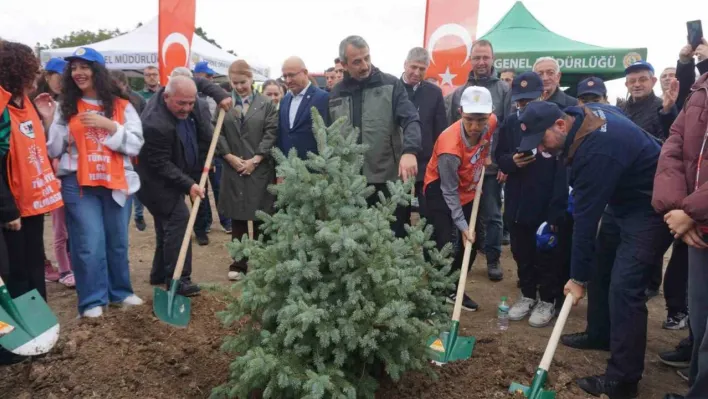 'Geleceğe Nefes Cumhuriyete Nefes' sloganıyla 100. Yıl Cumhuriyet Ormanı oluşturuldu