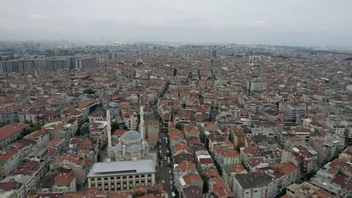 'İstanbul'da kendiliğinden yıkılacak 400 bina var'