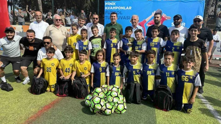 'Minik Kramponlar Futbol Turnuvası' Ümraniye'de gerçekleşti