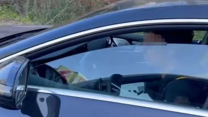 'Valinin yeğeniyim' diyen çakarlı araç sürücüsü yakalandı