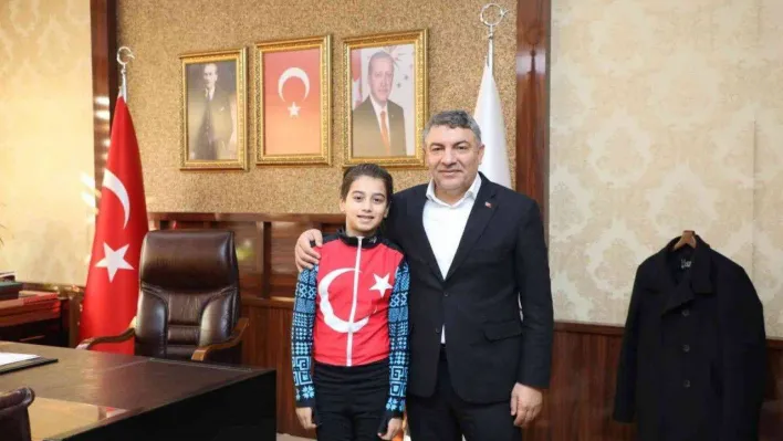 10 yaşındaki Muhammed, Avrupa şampiyonu oldu