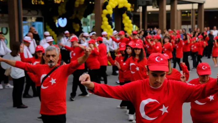 100. yılda 100 efe ile zeybek oynadılar