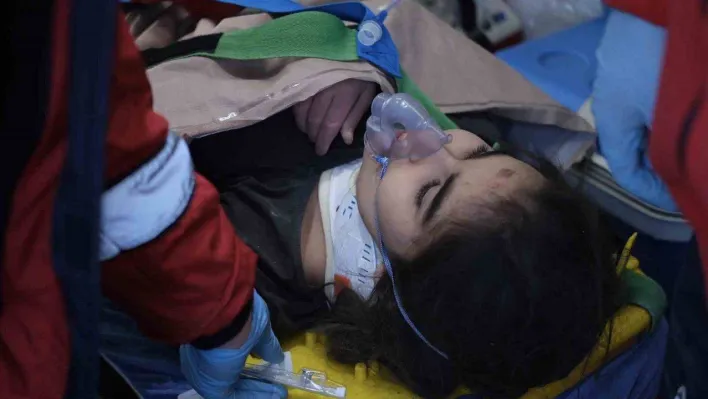 11 yaşındaki Nehir, 132. saatte enkazdan sağ çıkarıldı: İlk isteği 'su' oldu