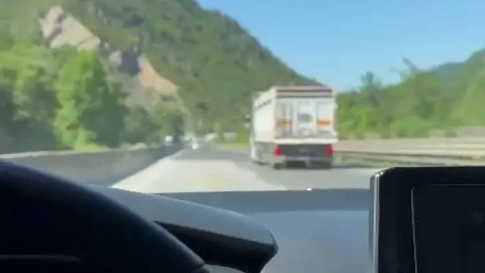 120 kilometre hızla gitti, önündeki tıra yetişemedi