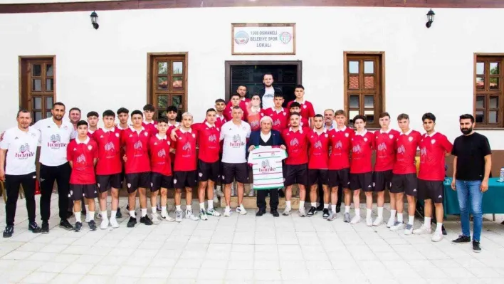 1308 Osmaneli Belediyespor U-18 Türkiye Şampiyonasına uğurlandı