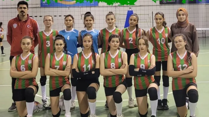 1308 Osmaneli Belediyespor Voleybol Takımına ligi 3'üncü bitirdi